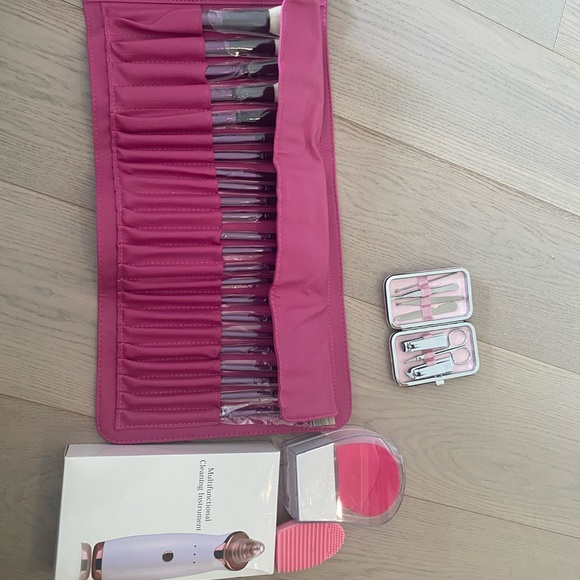PINK MAKEUP SET BUNDLE AND TRAVEL SET - Picture 2 of 7